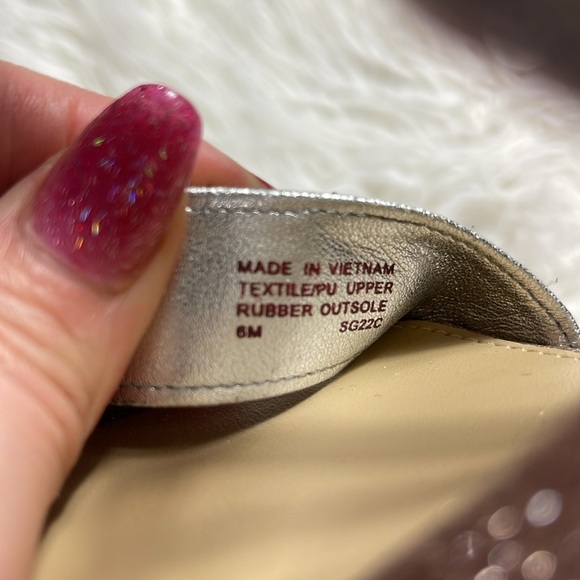 MICHAEL KORS
Michael Kors Astrid Glitter Silver Gold Heeled Sandal - Picture 10 of 11